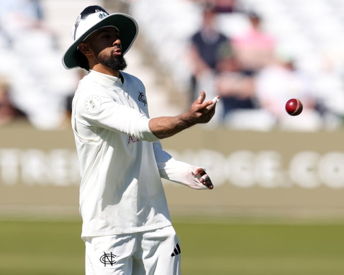 Somerset v Yorkshire, Leicestershire v Nottinghamshire, and more: county cricket, day three – live