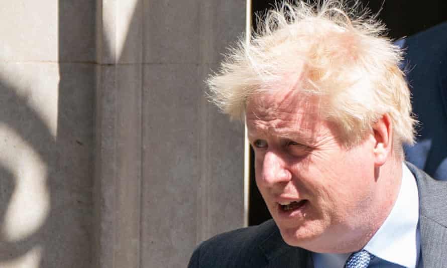 Boris Johnson leaving No 10 ahead of PMQs.