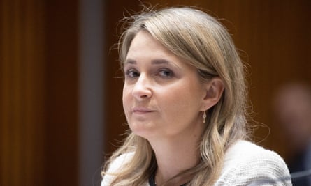 Kelly Bayer Rosmarin gives evidence at the Senate hearing into the Optus outage.