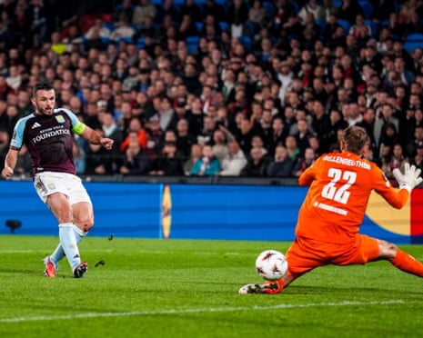 Kelechi Iheanacho do Celtic em ação durante a partida da Europa League.
