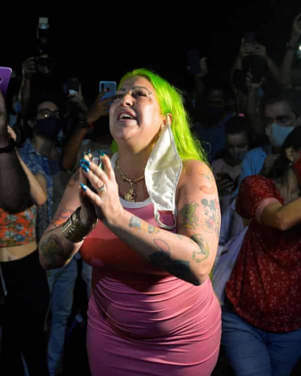 Cuban reggaeton singer Dianelys Alfonso, better known as La Diosa, at the protest.