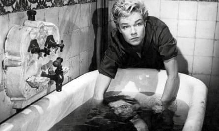 Simone Signoret in Les Diaboliques.