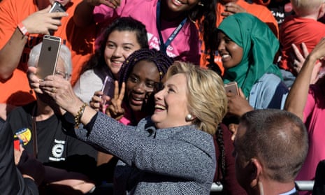Will 'Roar' be Clinton's 2016 theme song?
