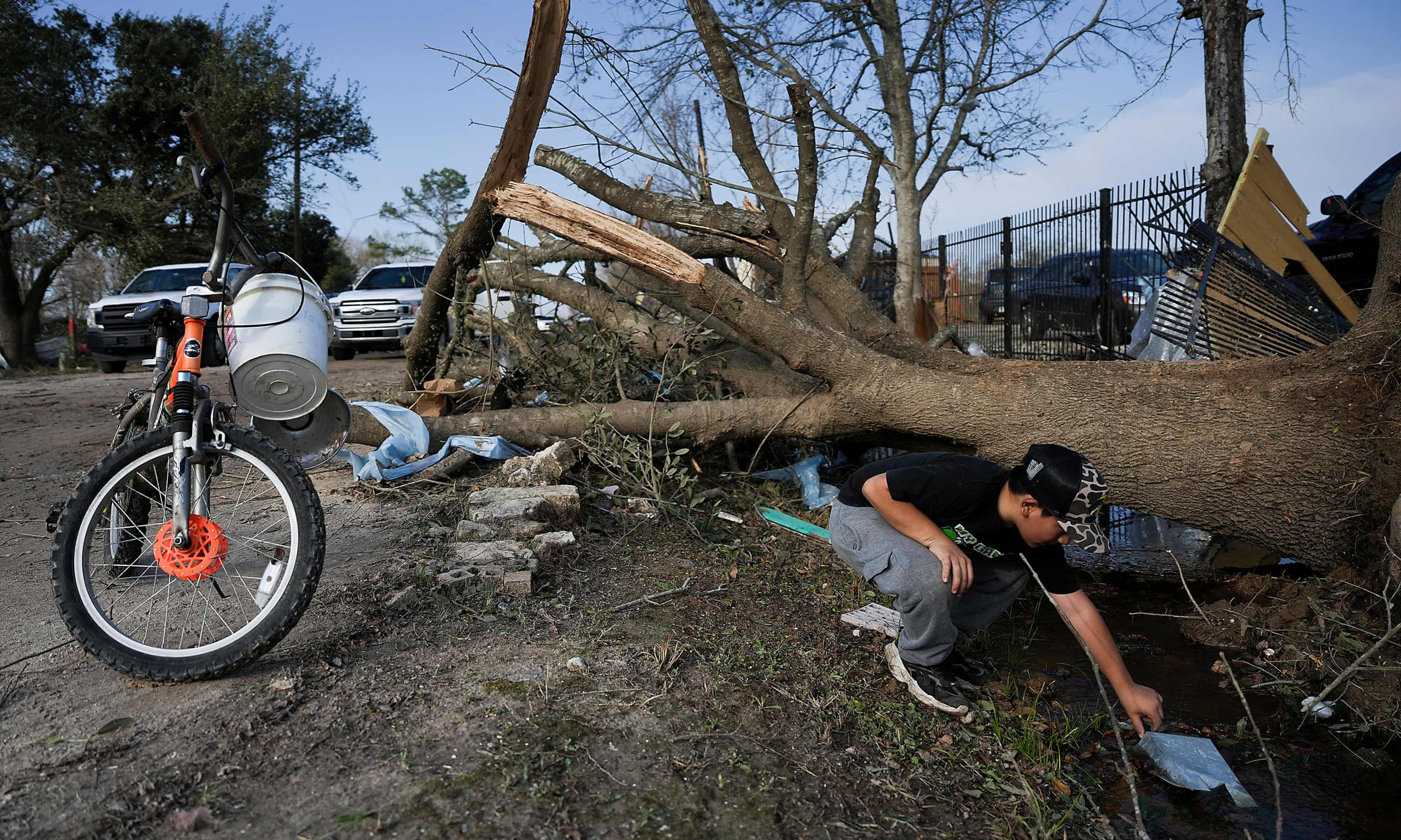 Two killed and six injured as tornadoes hit Texas and Mississippi as global warming intensifies (theguardian.com)