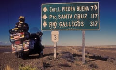 Emilio Scotto on his bike in southern Argentina on the way to Patagonia 