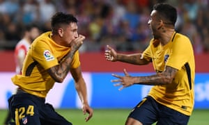 José Giménez celebrates his equaliser at Girona with Ángel Correa, scorer of Atlético Madrid’s first goal