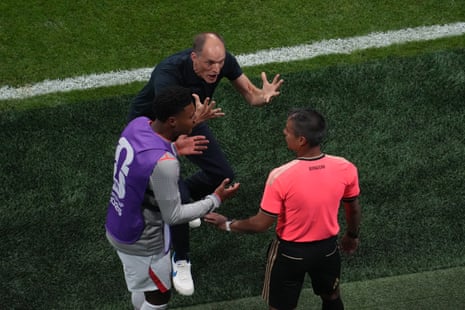 Thomas Tuchel protesting to referee Ismail Elfath during the semi final
