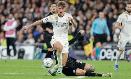 Nico Paz attacks for Real Madrid