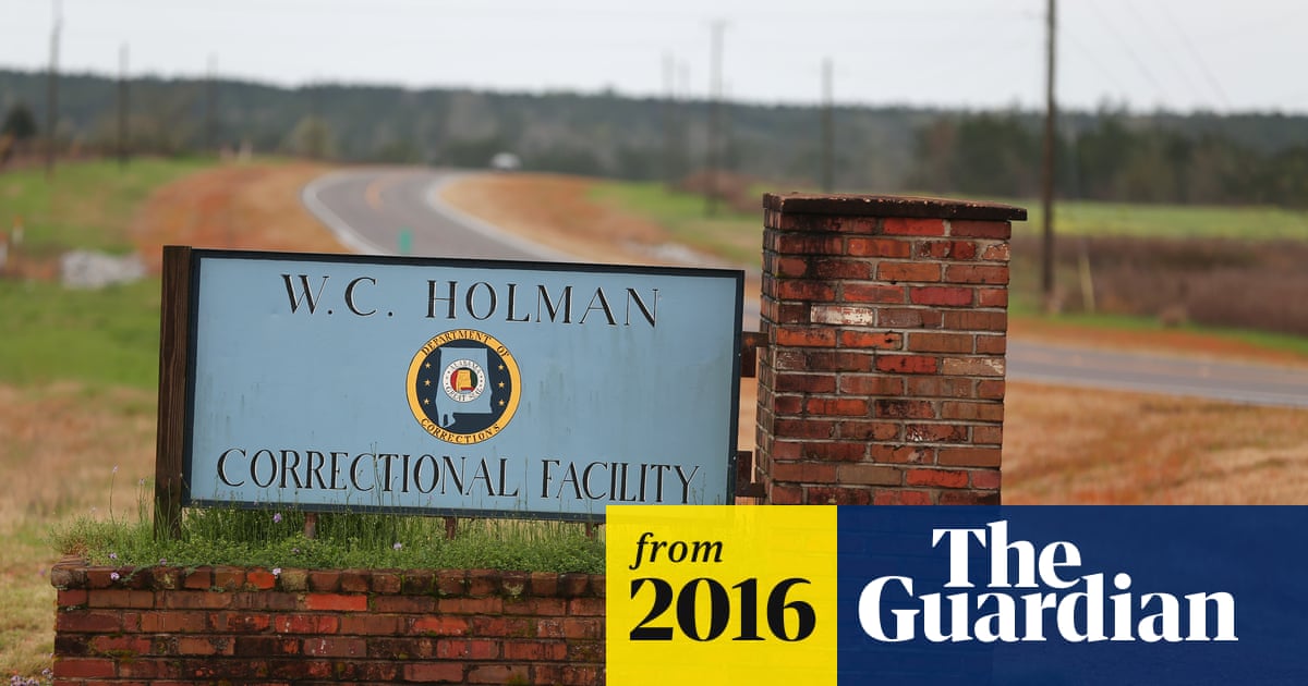 It S A Bloodbath Staff Describe Life Inside America S Most Violent Prison Alabama The Guardian