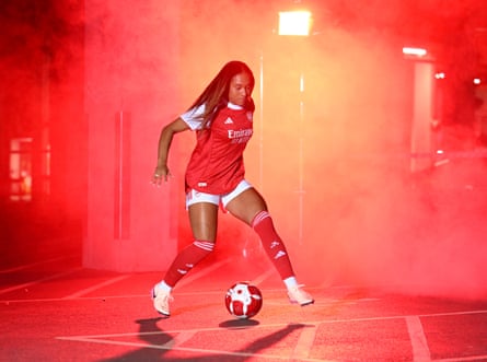 Olivia Smith signs for Arsenal at Emirates Stadium
