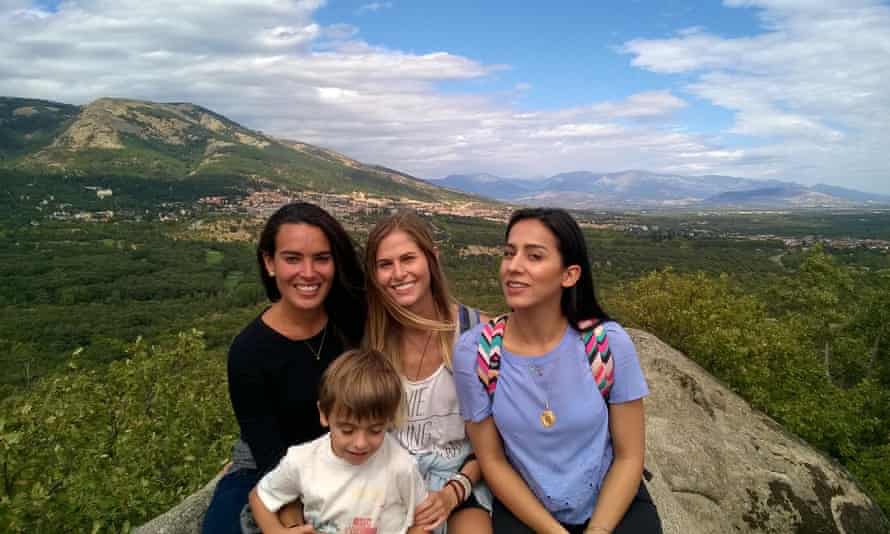 English helpers Catherine, Nora and Emma in the mountains of Madrid.