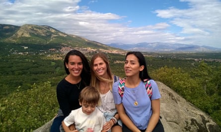 English helpers Catherine, Nora and Emma in the mountains of Madrid.
