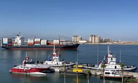 Ships and storage structures at the port