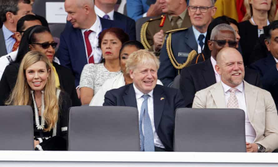 Boris y Carrie Johnson se sientan con Mike Tindall para el Concurso del Jubileo de Platino.