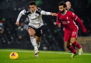 Robinson obattles with Salah
