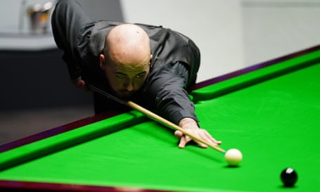 Four out of four in this mini-session for Luca Brecel.