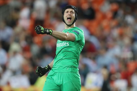 Cech celebrates at the end of the match.