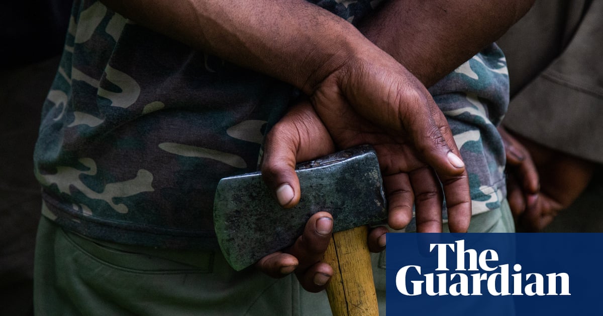 Papua New Guinea massacre: fears violence could spiral over tribal conflict
