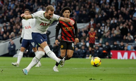 Harry Kane scoring for Tottenham Hotspur against Manchester City