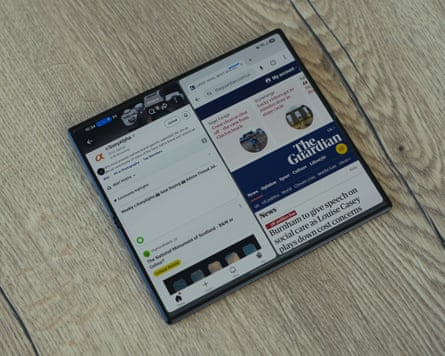 The Reddit app open next to the Guardian website in Chrome on the Samsung Galaxy Z fold 8 Ultra.