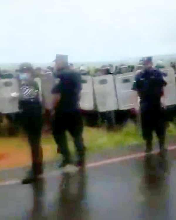 Police evict indigenous families at Raúl Arsenio Oviedo.