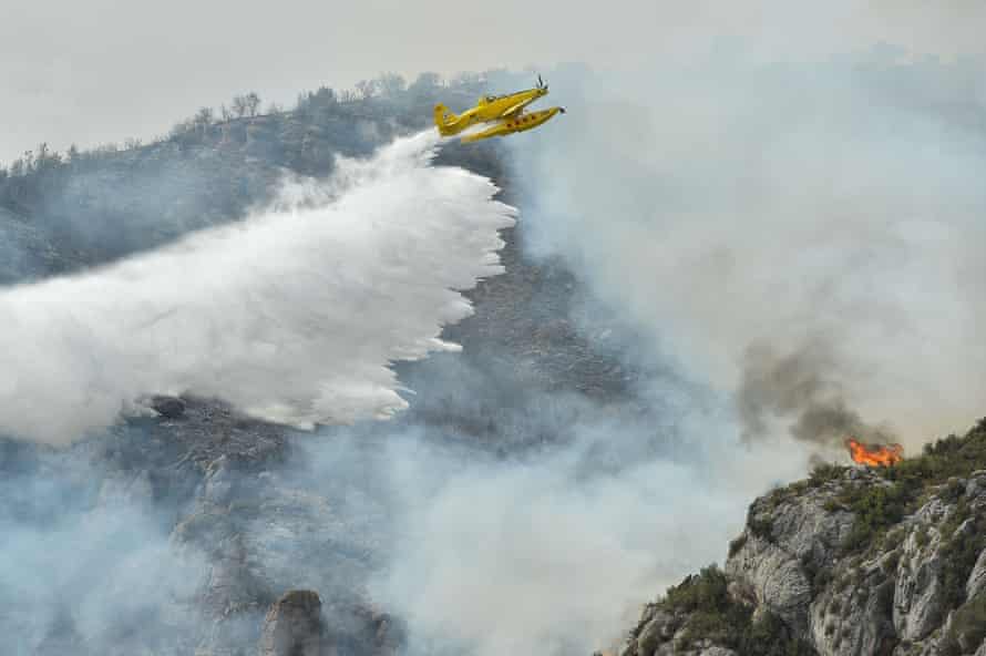 Planes were called in to fight the wildfires in Catalonia last week.