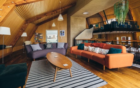 The Houseboat Poole Lounge Split Levels Award Winning Holiday Property
