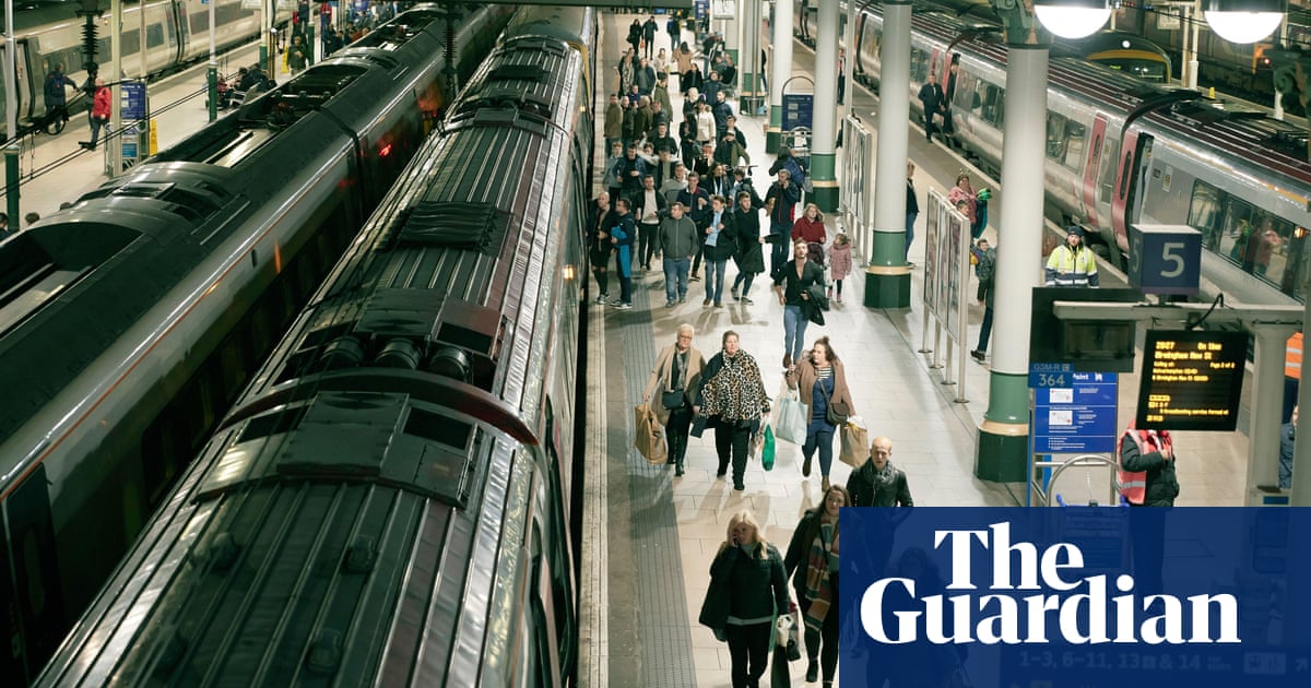 UK ministers look to install highly paid boss to spearhead rail reform plan | Rail industry