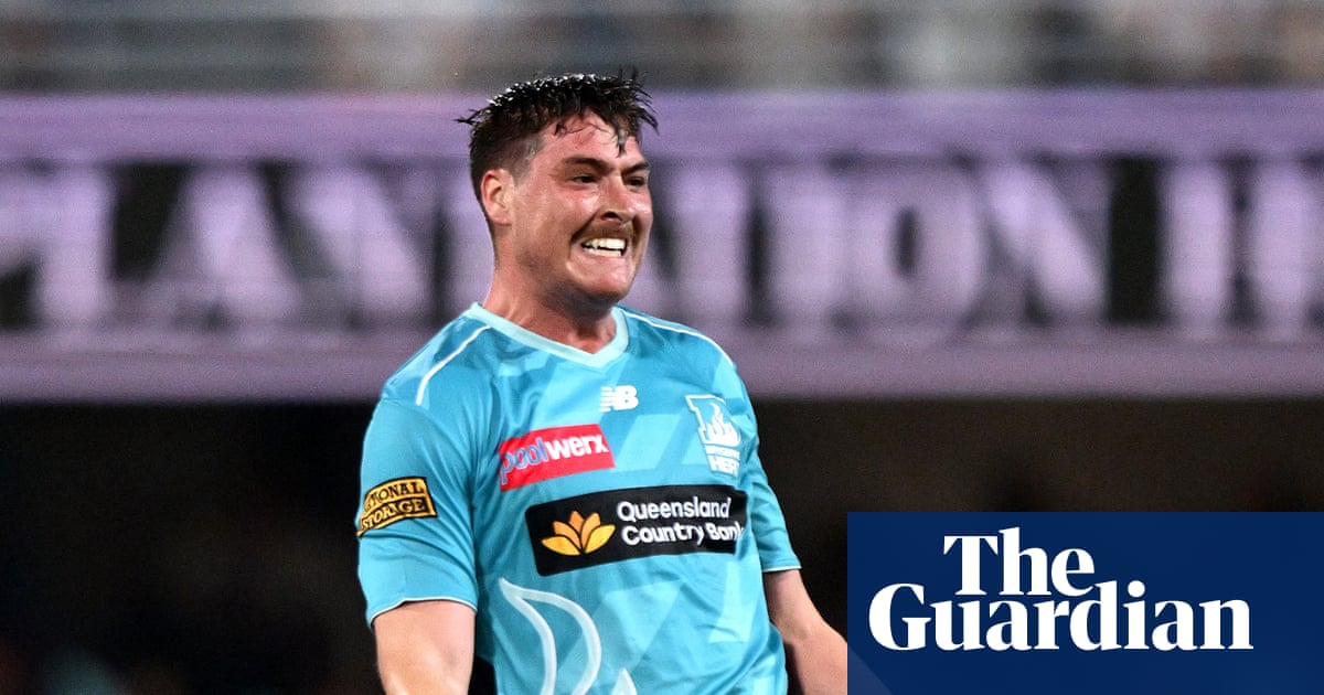 Records tumble as Matt Renshaw leads Brisbane Heat to thrilling BBL win over Perth Scorchers