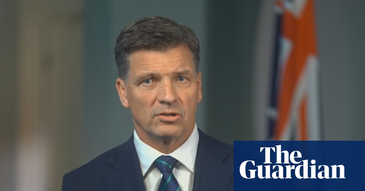 Taylor uses own televised address to criticise PM’s prime-time speech - video
