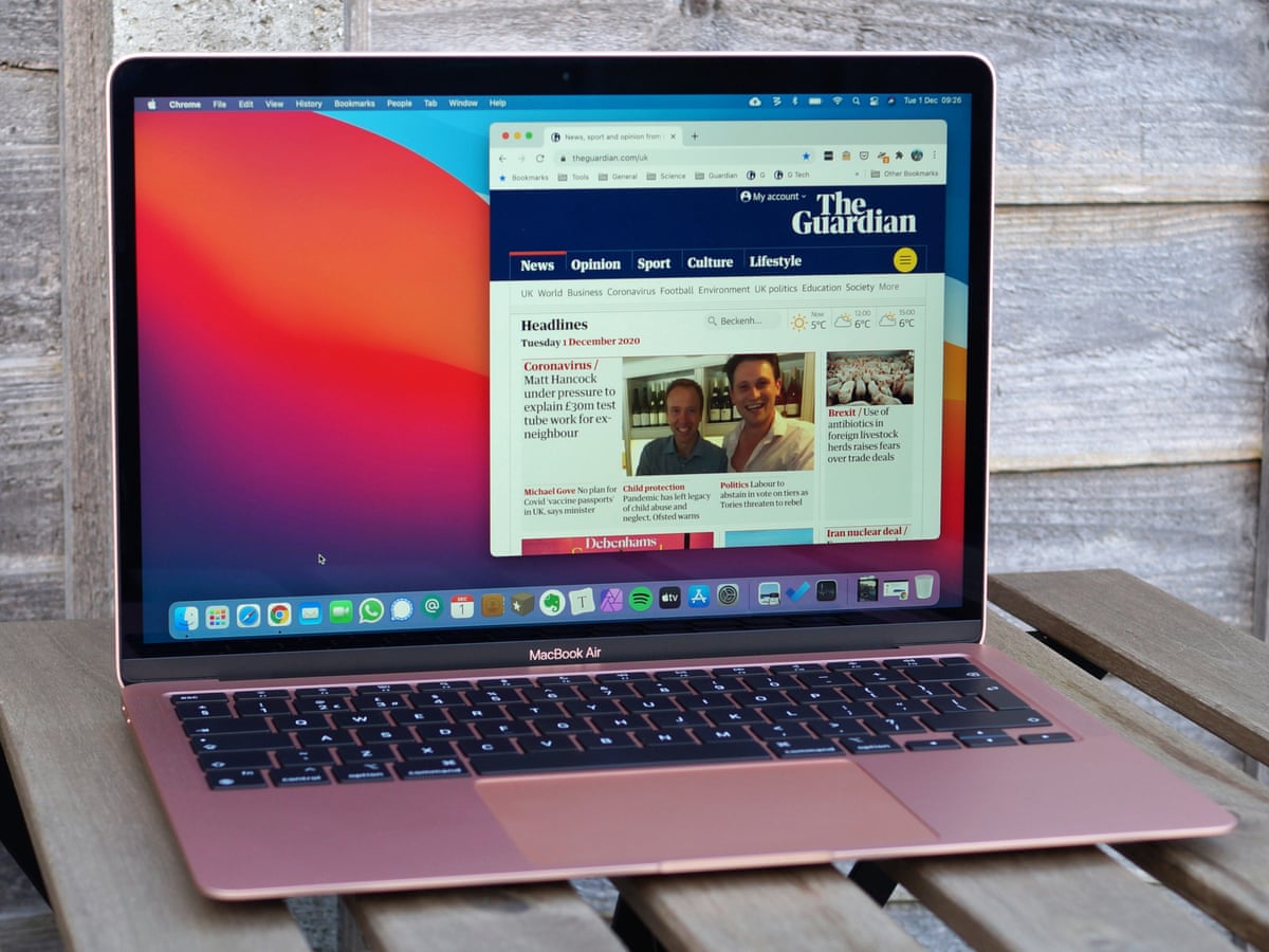 Veronderstellen Mooie vrouw vergroting Apple MacBook Air (M1) review: gamechanging speed and battery life | Apple  | The Guardian