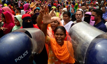 Garment workers protest in Dhaka in March 2021