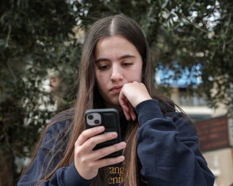 Greece to Ban Social Media for Under-15s to Combat Youth Anxiety and Sleep Deprivation