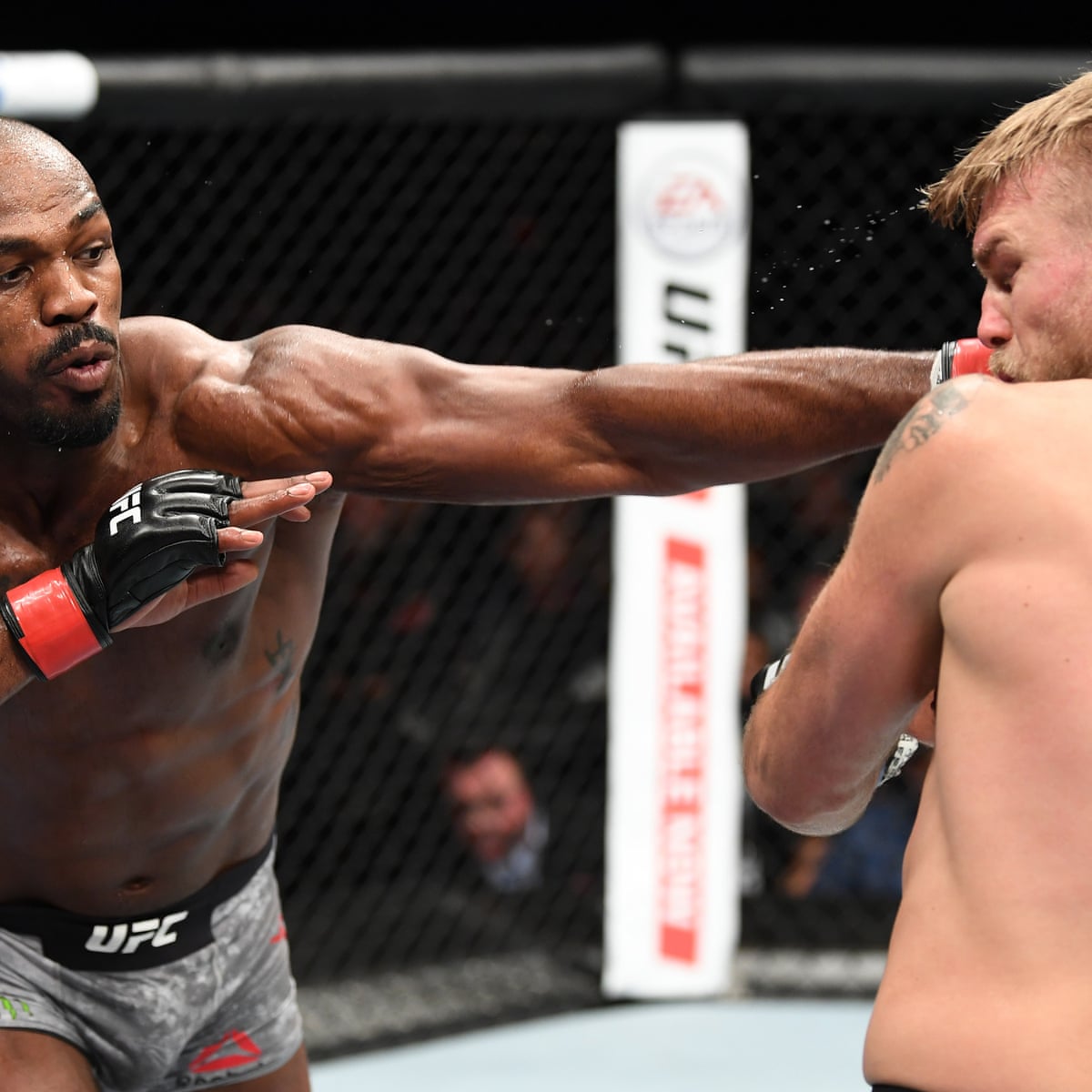 Ufc 232 Jon Jones Stops Alexander Gustafsson To Regain Light