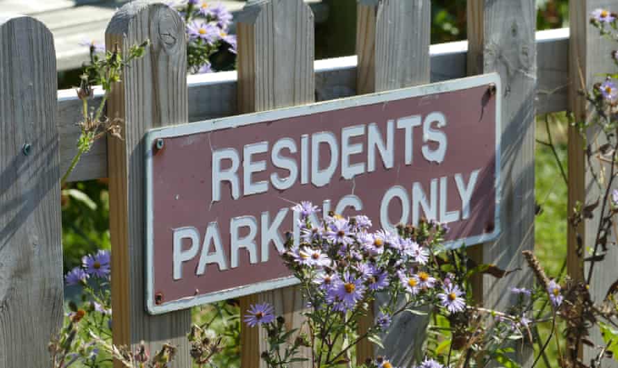 Residents parking only sign