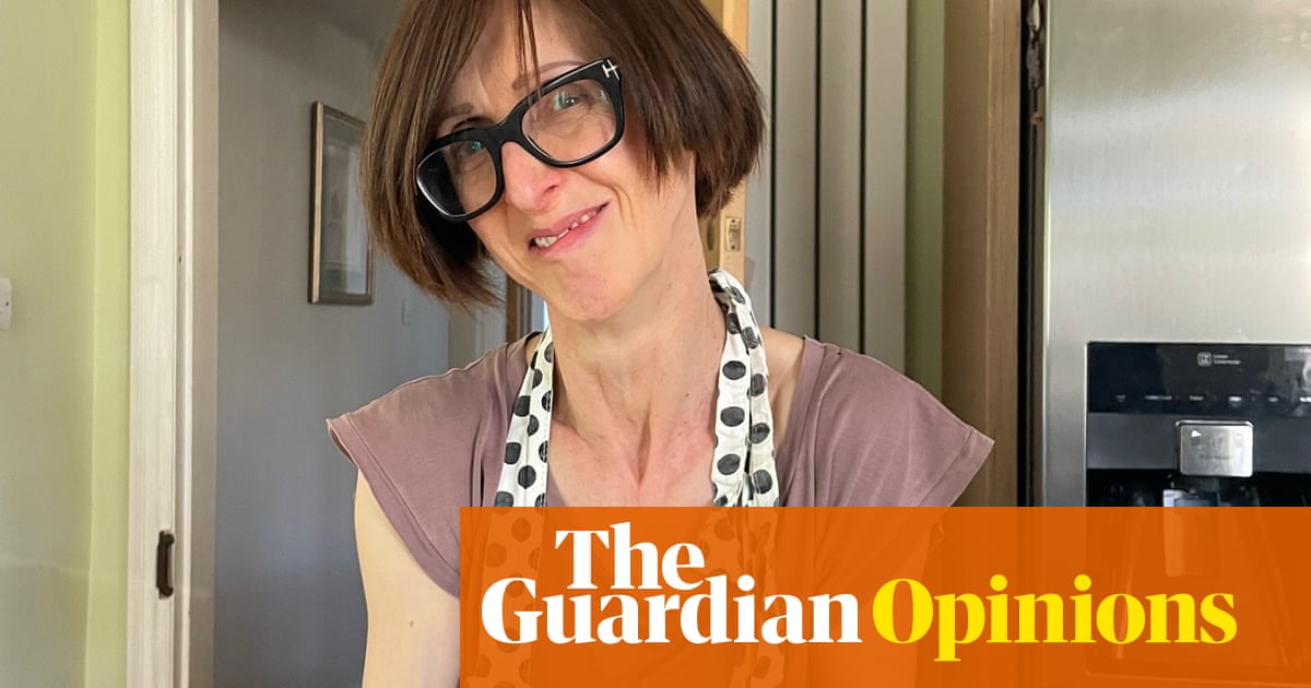 I tried to eat a pineapple without using a knife. It did not go well | Emma Beddington