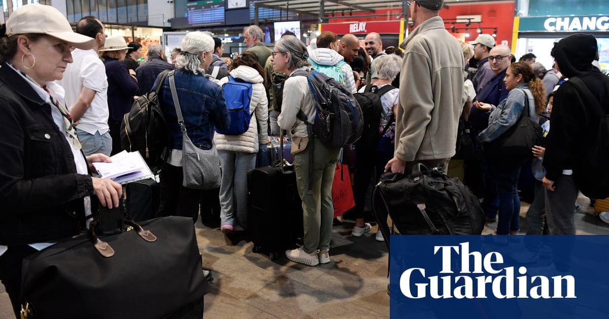 Spain and Portugal returning to normal as experts seek cause of blackout