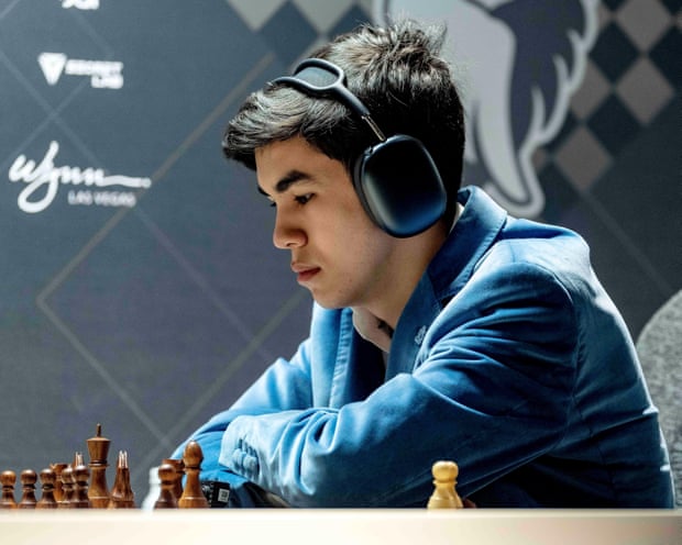 Ajedrez: Sindarov, de 19 años, se convierte en el ganador más joven de la Copa del Mundo al comenzar el Clásico de Londres Ajedrez: Sindarov, de 19 años, se convierte en el ganador más joven de la Copa del Mundo al comenzar el Clásico de Londres