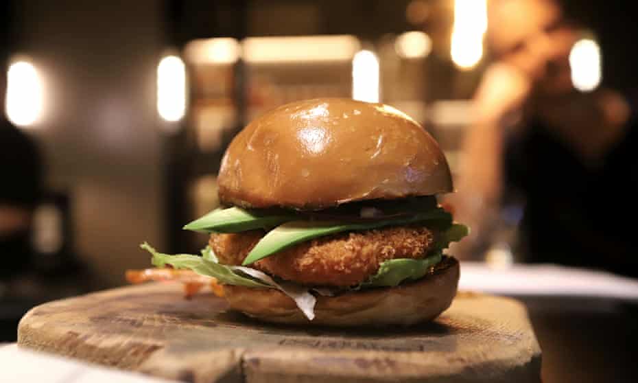 A cultivated chicken burger