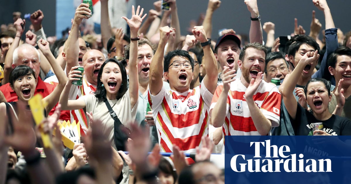 Japan fans celebrate wildly after stunning Ireland in Rugby World Cup – video