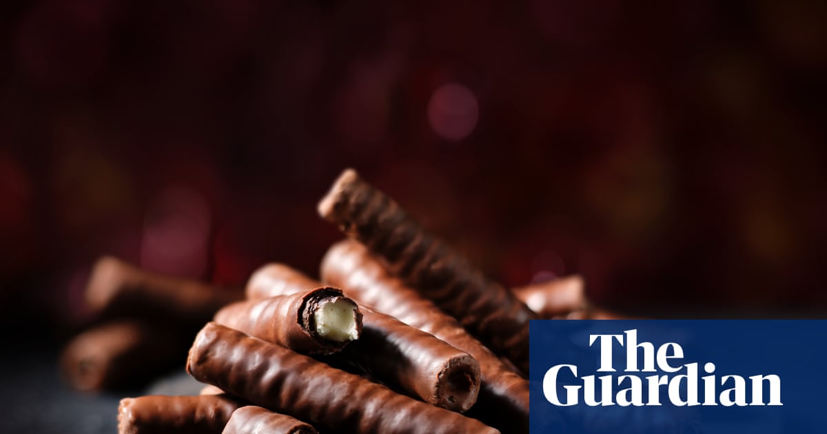 Chocolate chilli tortillas, date sugar bars and dipped figs
