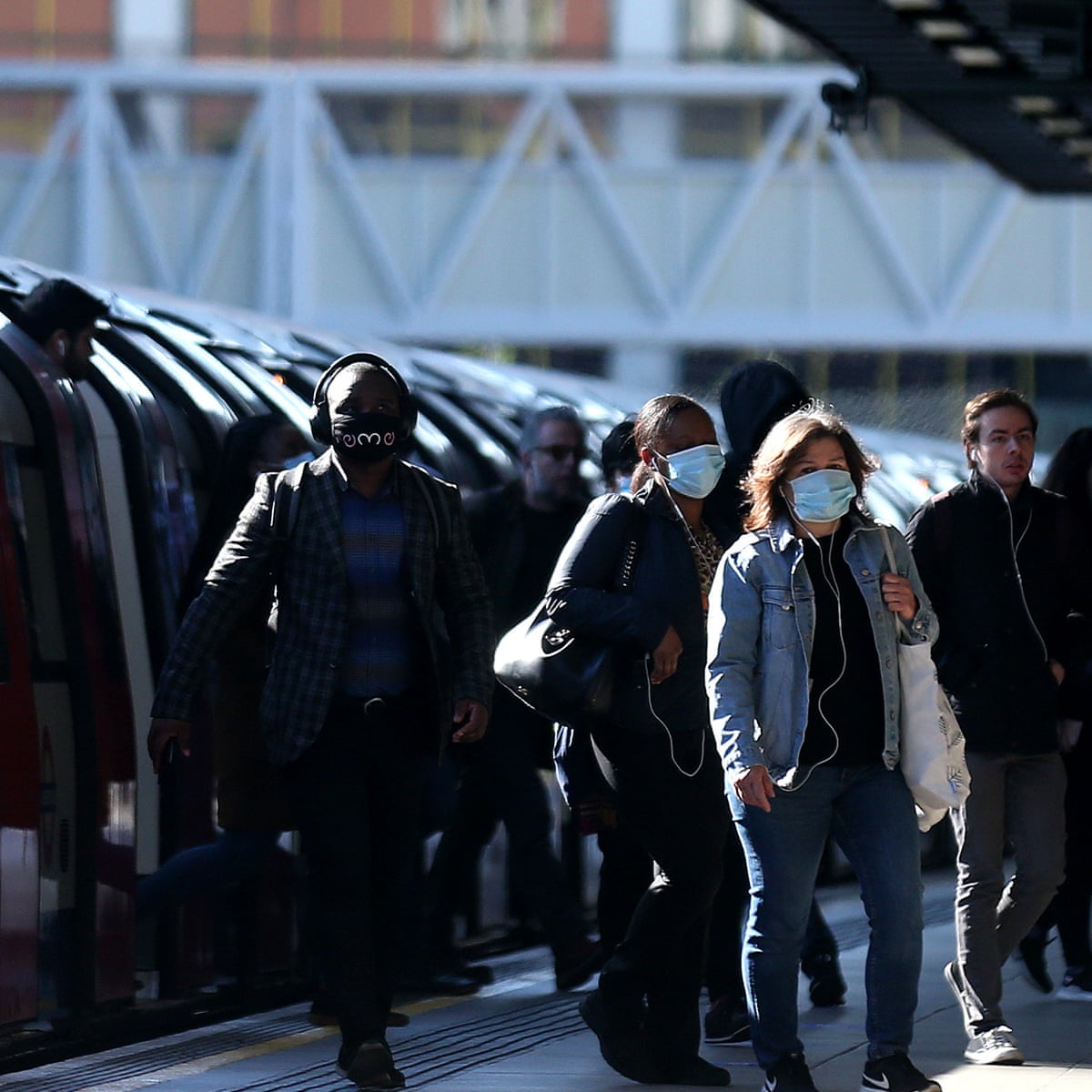 transparency is key in a crisis so why isn t the british government being straight with us stephen reicher the guardian transparency is key in a crisis so why isn t the british government being straight with us stephen reicher the guardian