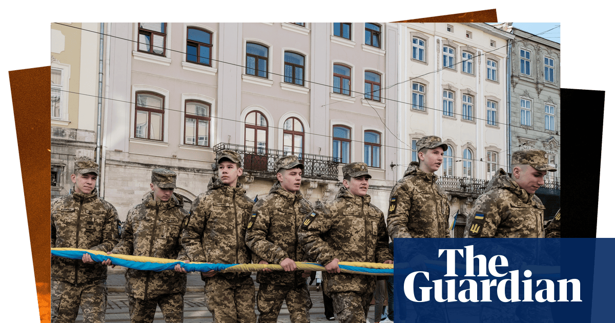 Valencia's fire festival and Ukrainian cadets: photos of the day