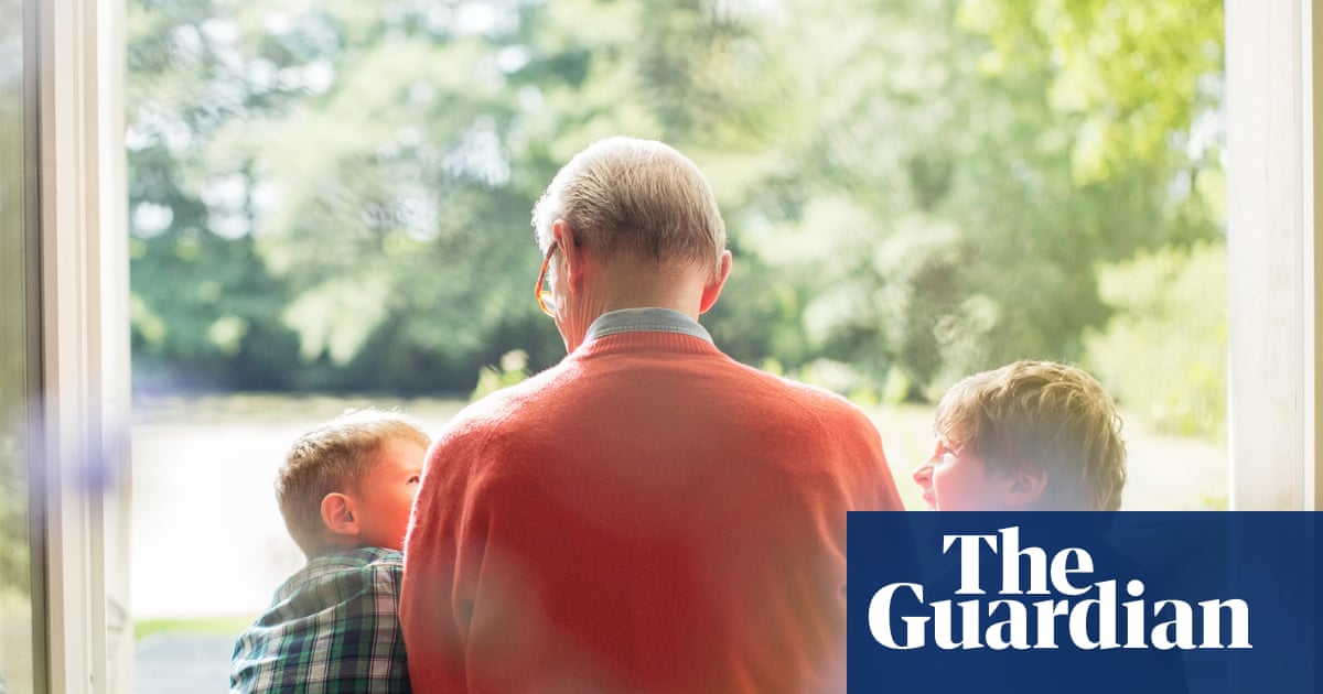 Kinship carers in England to be given financial support in government pilot