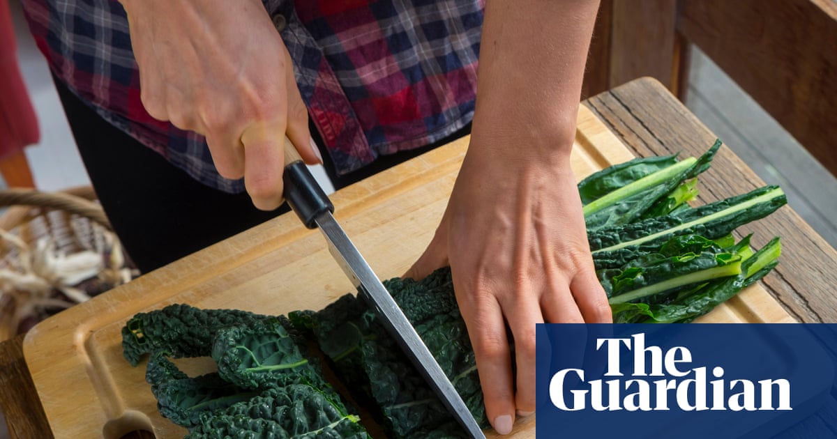 What’s the best material for a chopping board, and how to avoid mould?