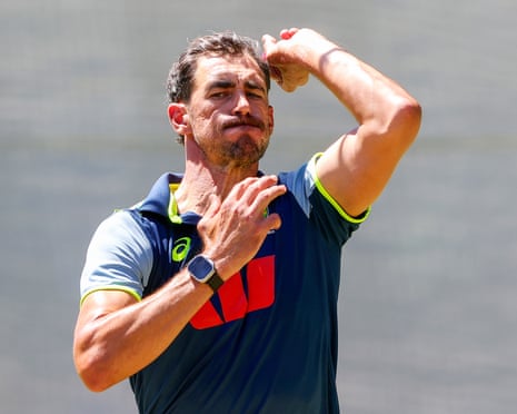 15 दिसंबर, 2025 को एडिलेड, ऑस्ट्रेलिया में एडिलेड ओवल में एक ऑस्ट्रेलियाई नेट सत्र के दौरान मिशेल स्टार्क। (सारा रीड/गेटी इमेजेज द्वारा फोटो)