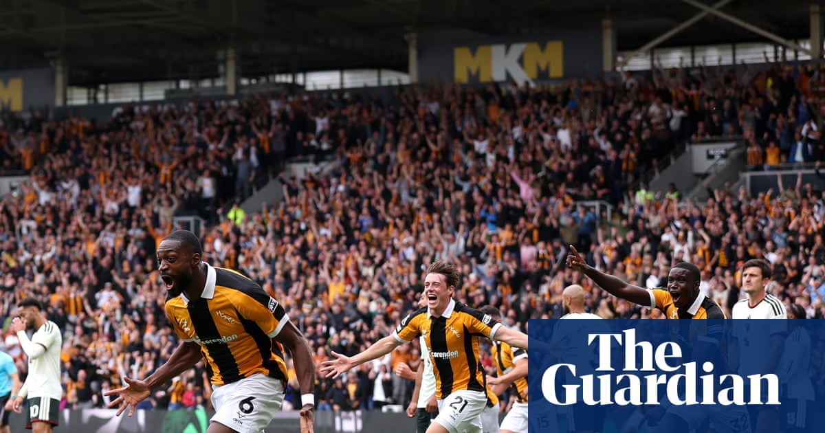Ajayi and Mendy stun United as Hull return in style