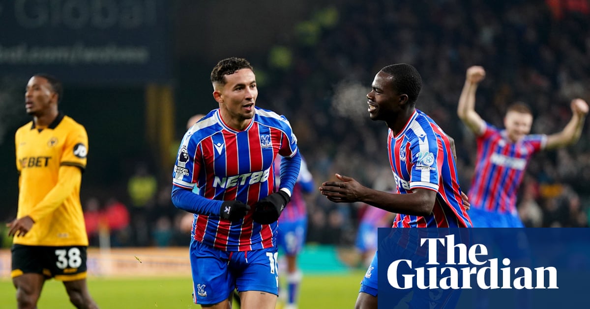 Pino stunner sees Crystal Palace inflict painful start on Rob Edwards at Wolves