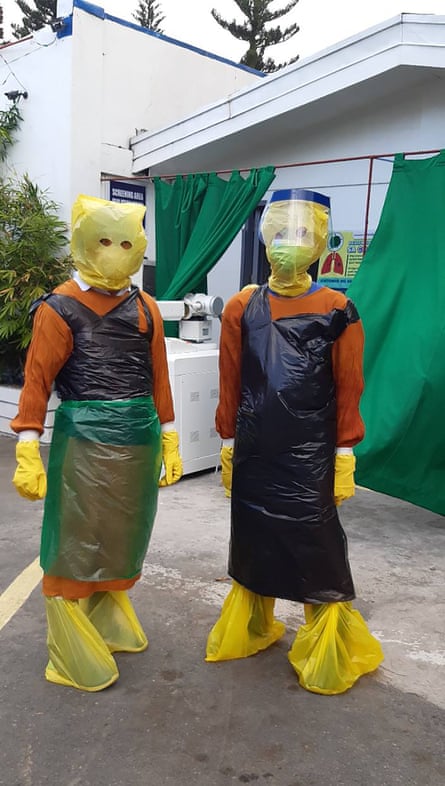 Philippine doctors turn to garbage bags to protect themselves as colleagues die from coronavirus