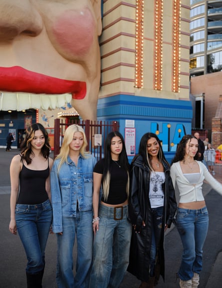 Megan Skiendiel, Yoonchae Jeung, Sophia Laforteza, Lara Raj and Daniela Avanzini in front of the Luna Park entrance